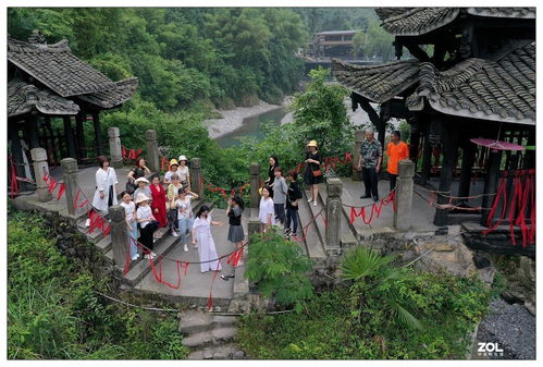在泰华人，浴巾下的生活与文化交融